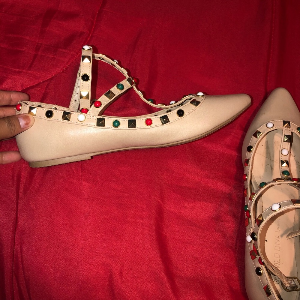 Shoes - Picture 2 of 4